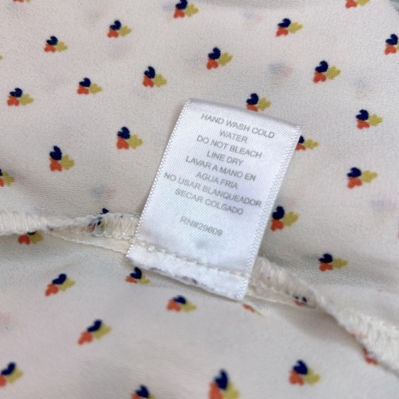 Papaya cute top in great condition! Size small 100% Polyester - Picture 6 of 7